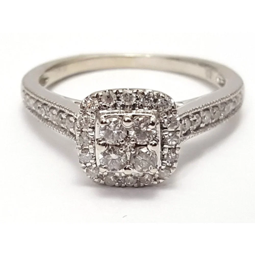 Beautiful 10K Karat Solid White Gold Designer Round Cut Diamond Engagement Ring